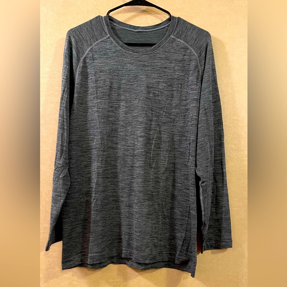 Lululemon Vented Tech Long Sleeve Size LG